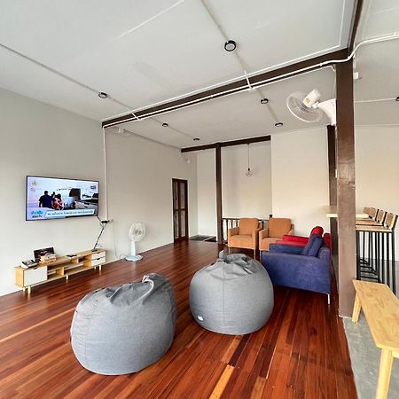 House Ju Hostel Bangkok Ngoại thất bức ảnh