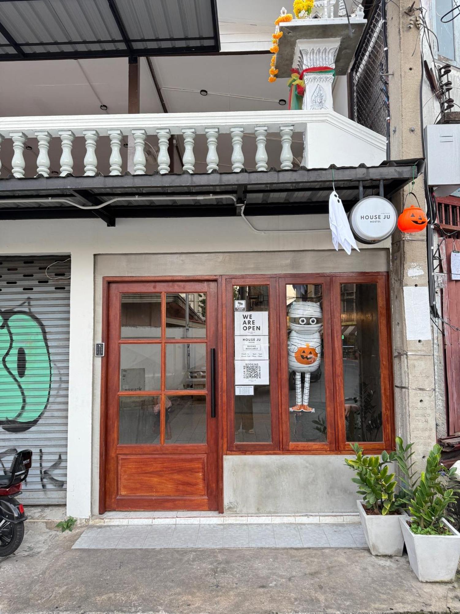 House Ju Hostel Bangkok Ngoại thất bức ảnh
