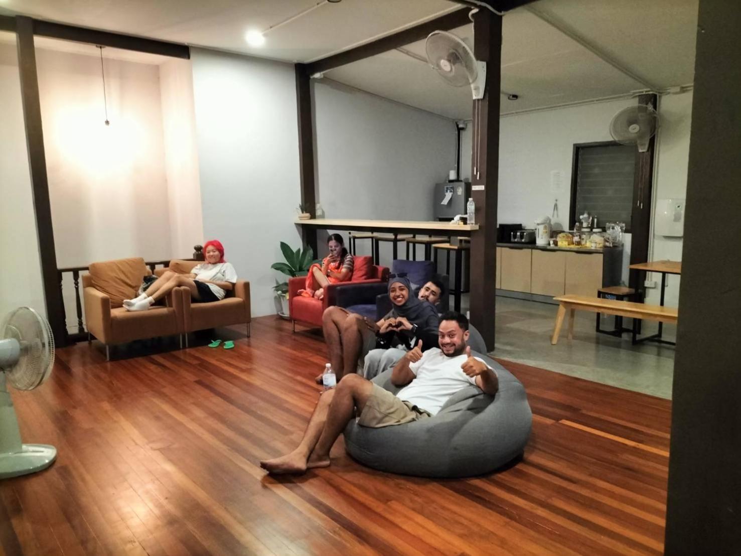 House Ju Hostel Bangkok Ngoại thất bức ảnh