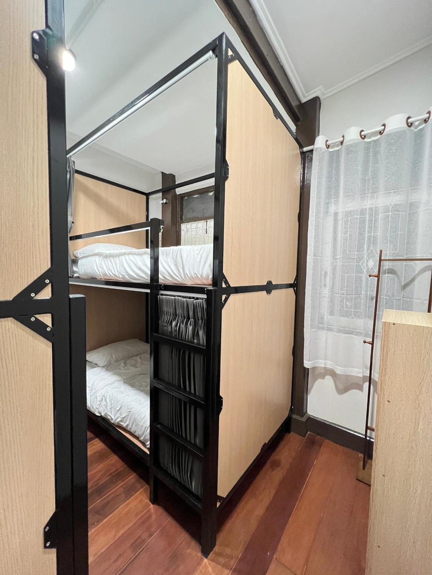 House Ju Hostel Bangkok Ngoại thất bức ảnh
