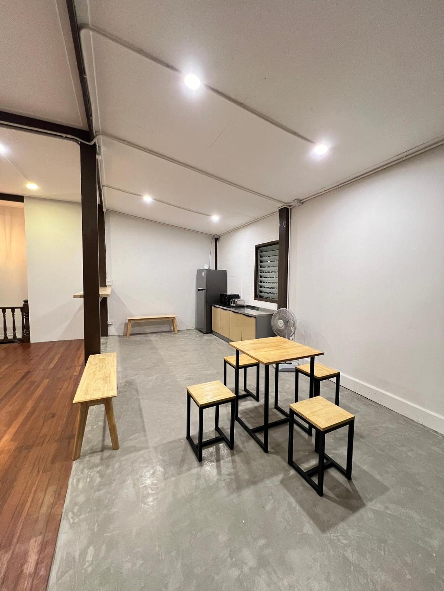House Ju Hostel Bangkok Ngoại thất bức ảnh