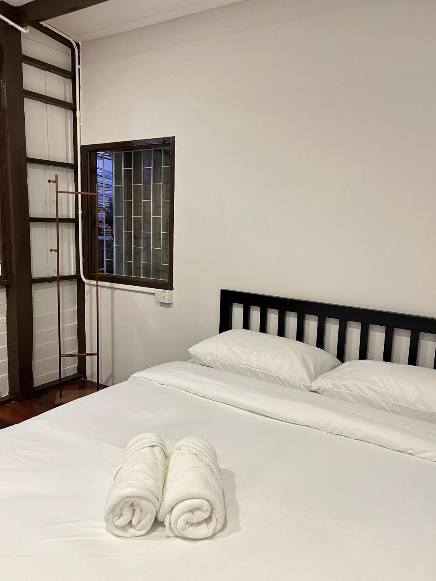 House Ju Hostel Bangkok Ngoại thất bức ảnh